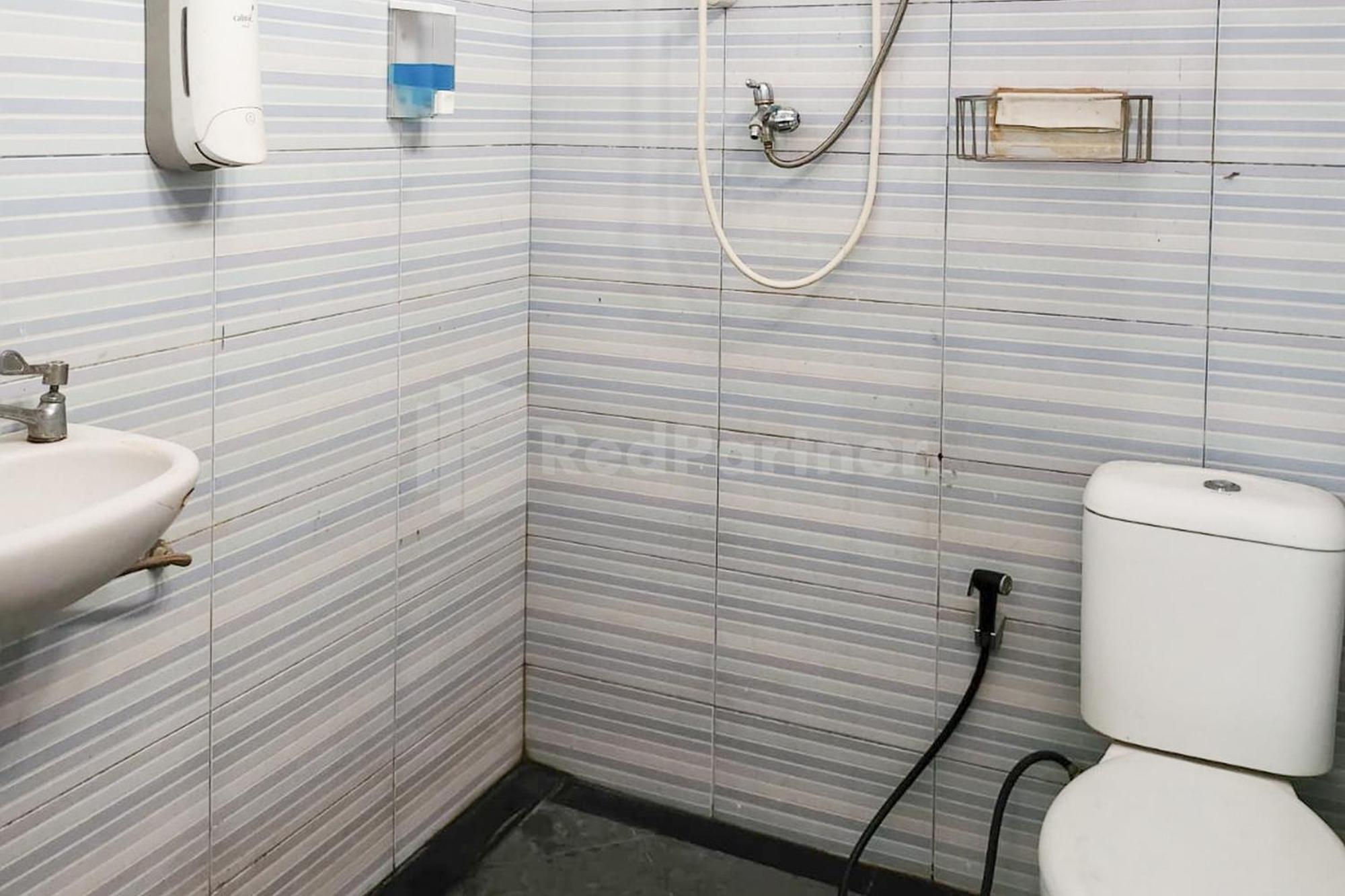 Puspita Homestay Mitra Reddoorz Bekasi Esterno foto