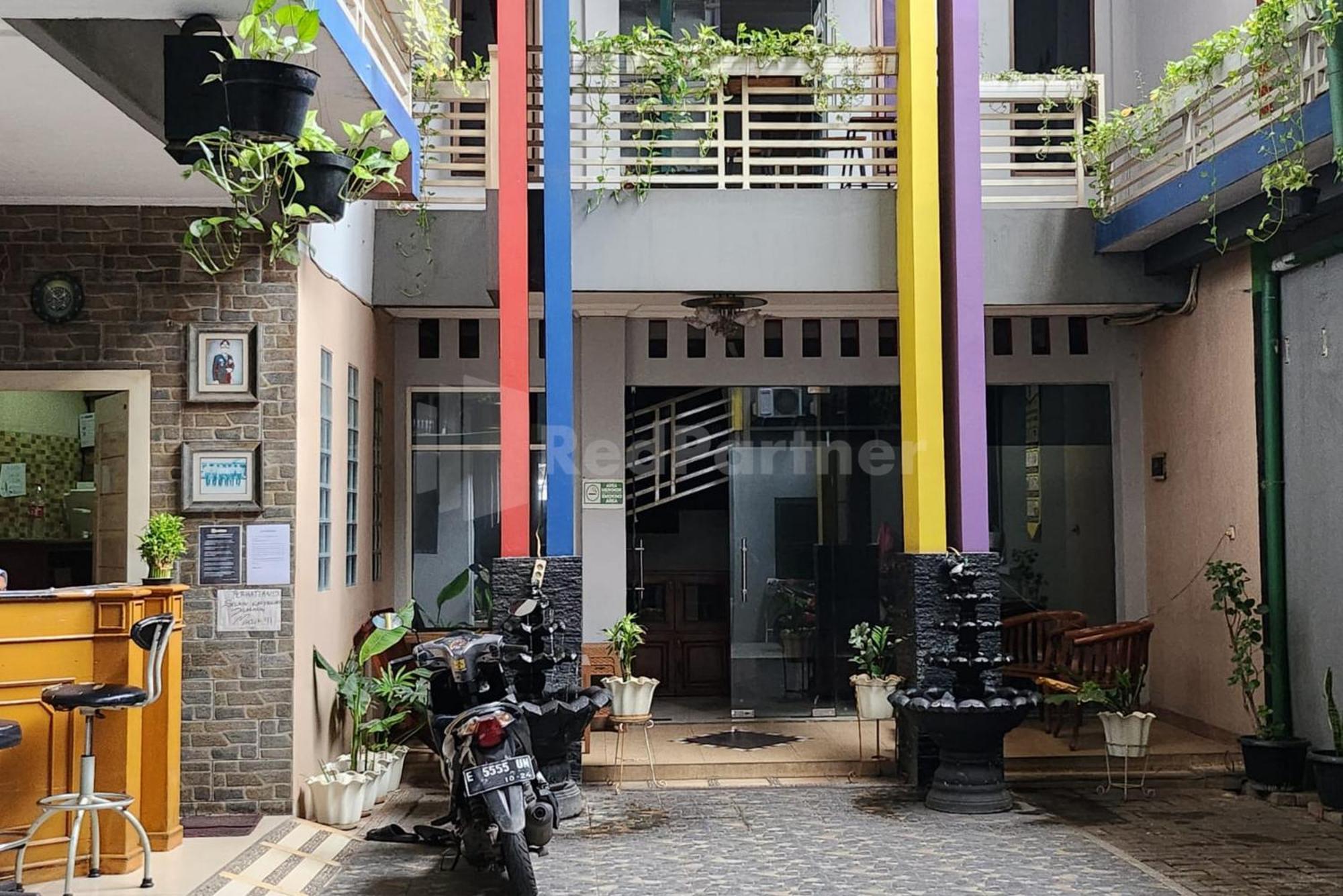 Puspita Homestay Mitra Reddoorz Bekasi Esterno foto